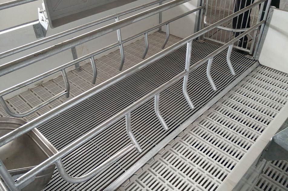 Apresentando o sistema de piso de barra triangular galvanizada Deba Brothers (TriDEK)