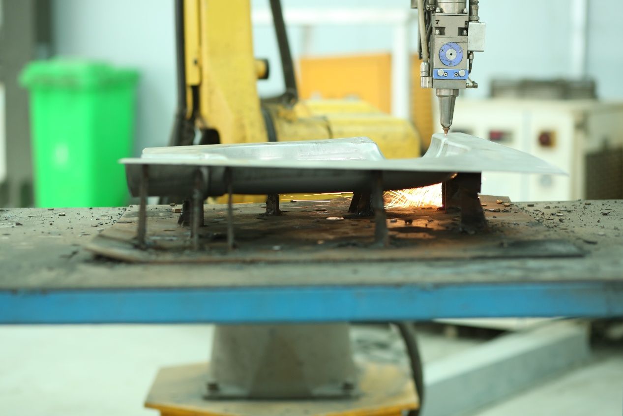 Sistema de alimentação automática Debabrother alcançando transporte eficiente e preciso